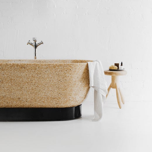 Woodio bathtub